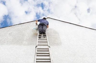 Peinture extérieure à Caurel — façades et ravalement